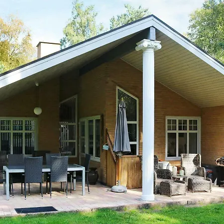 Nyaraló 4 Person In Hadsund